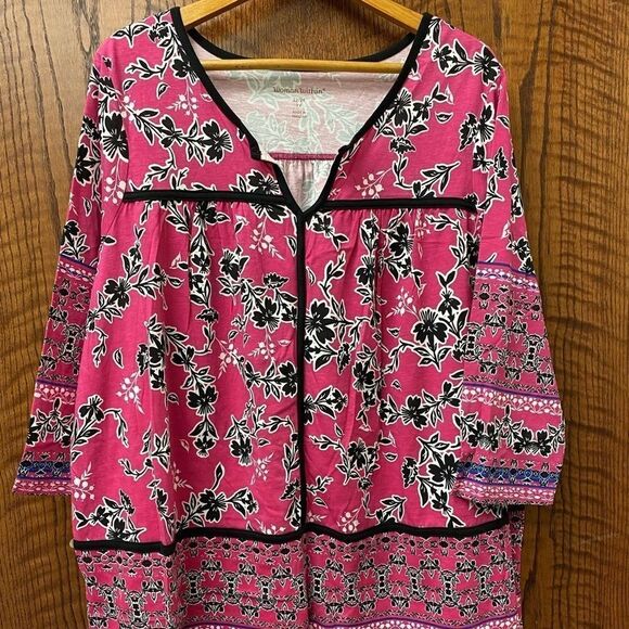 Woman within black and pink casual knit floral boho tunic top - Picture 2 of 7